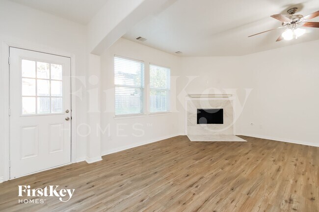 Photo - 28603 Hidden Lake W