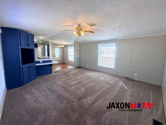 Photo - 850 Talbot Ave