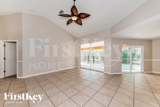 Photo - 5065 Hansard Ave