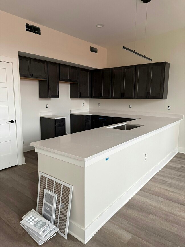 Photo - 106 E Erie St Unit 3C