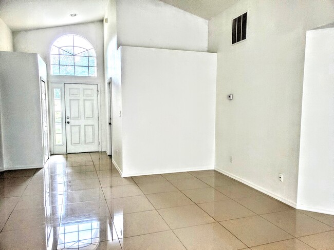 Front Entry - 11436 Rouse Run Cir