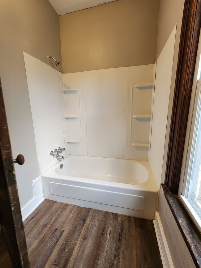 Photo - 94 Sobieski St Unidad 94 Sobieski St. Rear