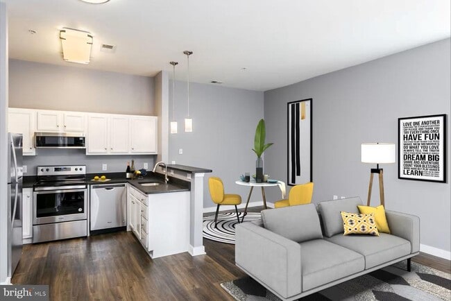 Building Photo - 319 W Franklin St Unit 101 Rental