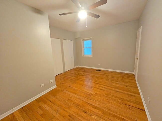 Photo - 2420 N Greenview Ave Unidad 1R