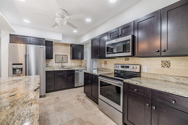 Photo - 954 Dumont Dr