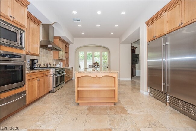 12097 Oakland Hills Dr