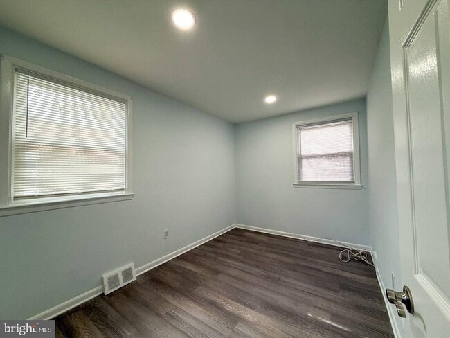 Photo - 7028 Valley Ave