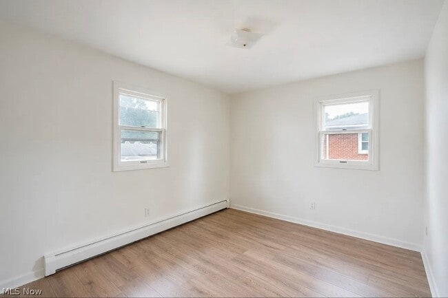 895 Cook Ave