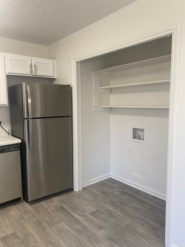 Washer dryer hook-up for 2BR, 1.5B garden