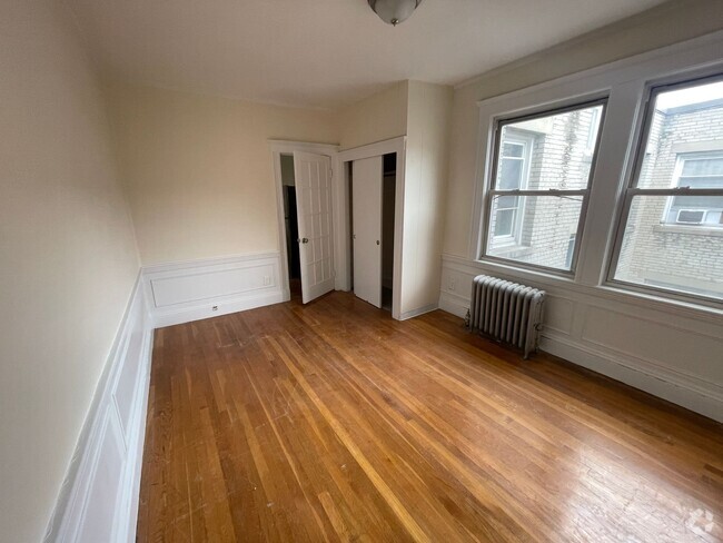 Building Photo - Top floor remodeled with Balcony Rental