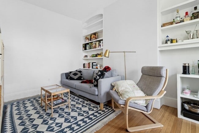 Photo - 28 Beacon St Unit 3