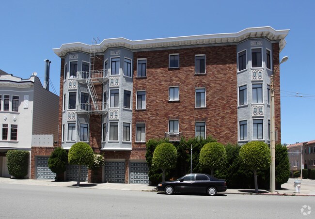 Photo - 2500 Chestnut St