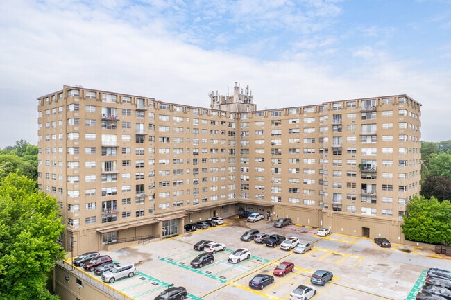 Photo - Radnor House