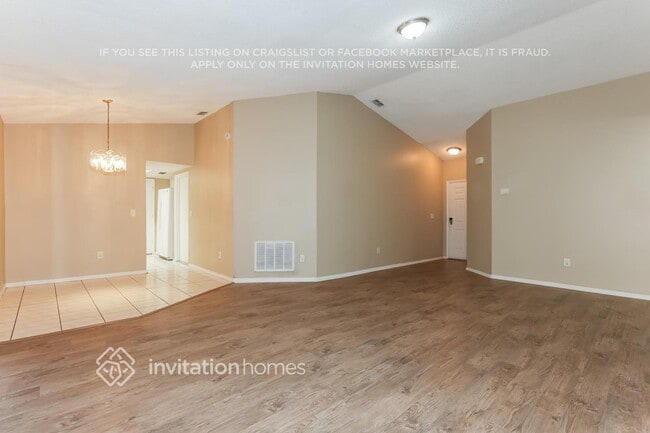 Photo - 1517 Kestrel Way