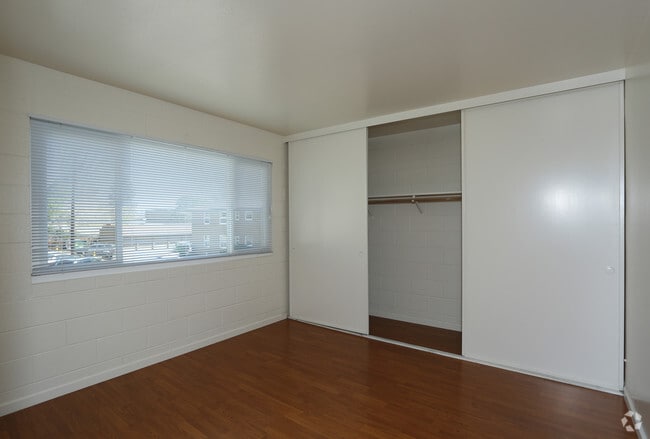 1BR, 1BA 698 Sq Ft