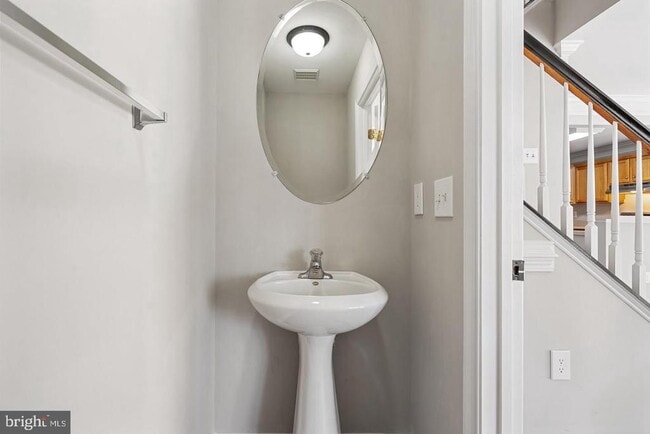 Photo - 853 Gallows Ct