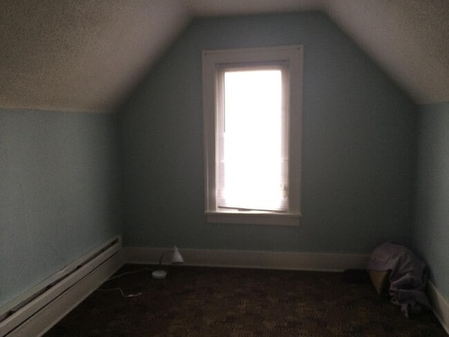 Photo - 1182 Thomas Ave W Unit Upper