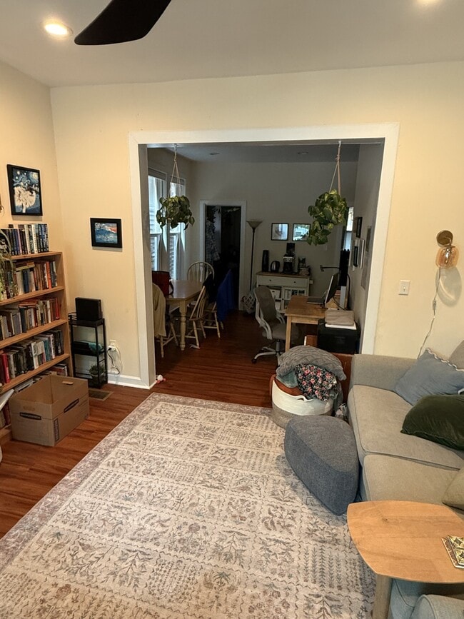 Photo - 2132 W Ohio St Unit Apt 1