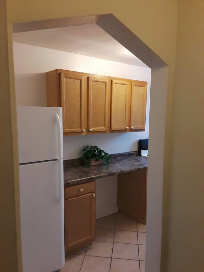 5922 Belmont Ave Unit 1