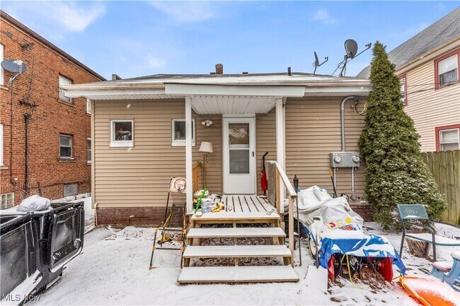 Building Photo - 3746 W 140th St Unit 2/UP Rental