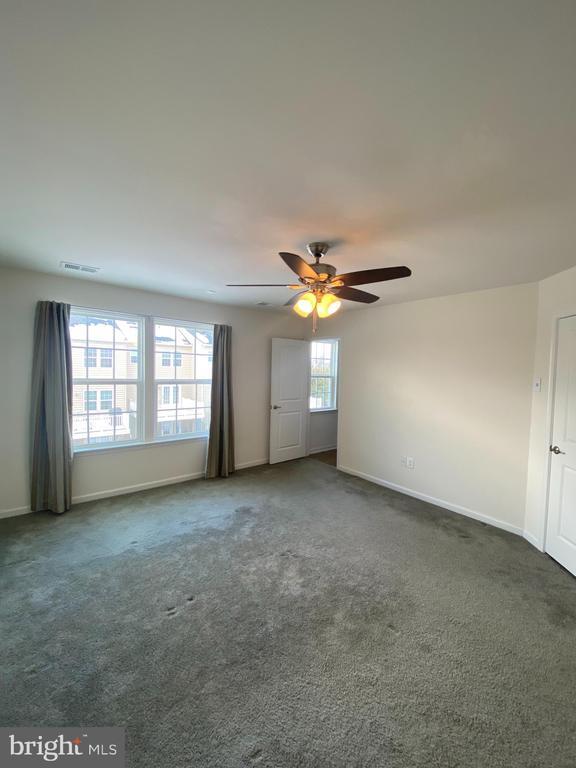 Photo - 105 Chamomile Ct