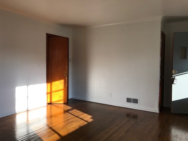 Photo - 1117 College St