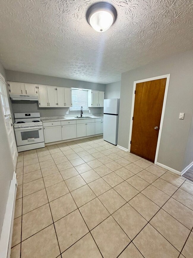 Photo - 951 Valley Farm Dr