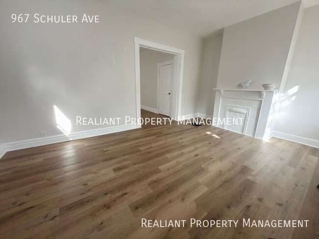 Photo - 967 Shuler Ave