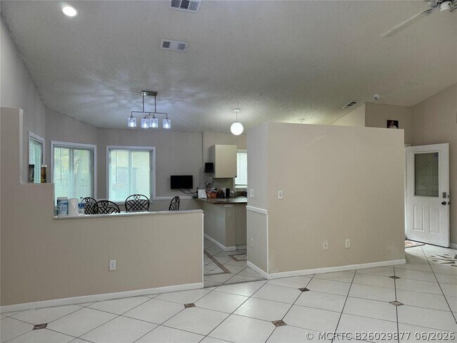 Photo - 1038 W Jasmine Ln