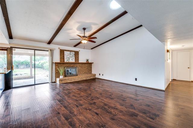 2209 Travis Dr