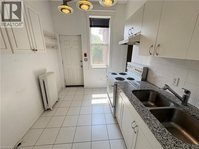 Photo - 55 Barton St W Unité 3