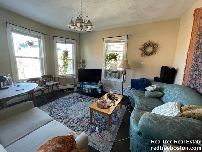 Photo - 72 Hillside St