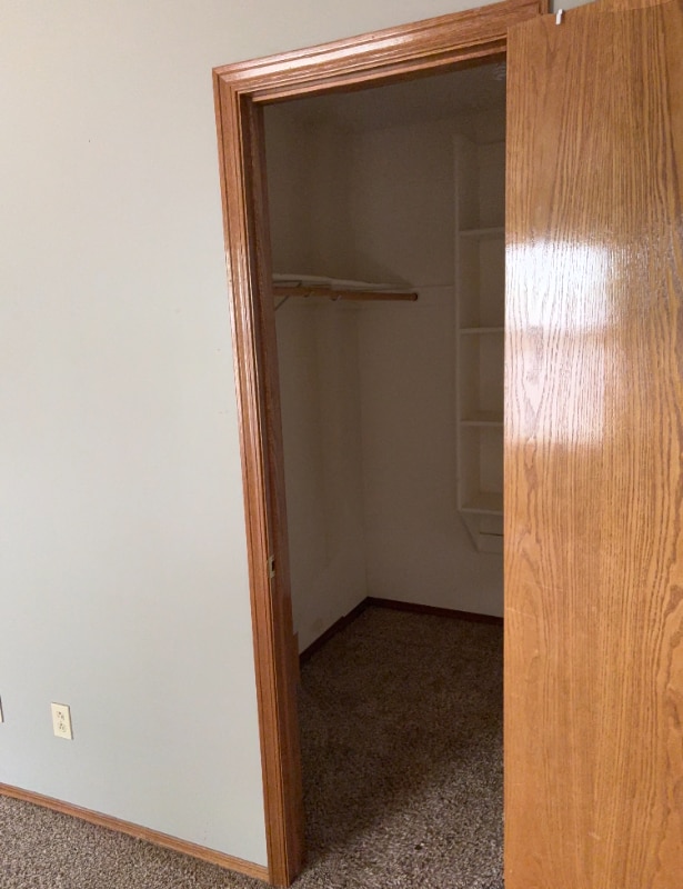 Photo - 405 Valley View