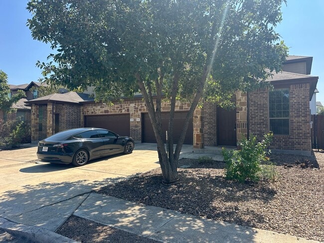 Building Photo - Townhome for rent