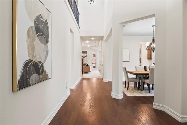 Photo - 2911 Redfern Dr