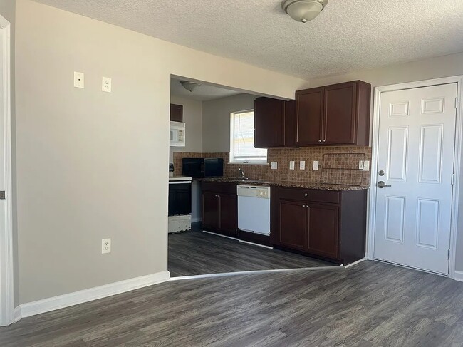 Photo - 706 Mitchell Dr