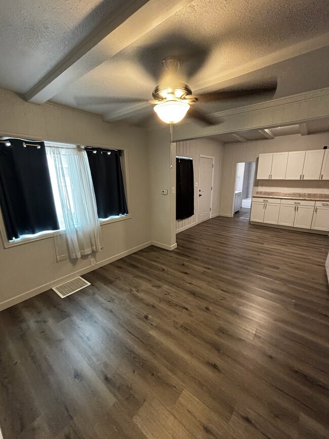Photo - 1428 E Orman Ave Unidad Orman Ave E 1428 1/2