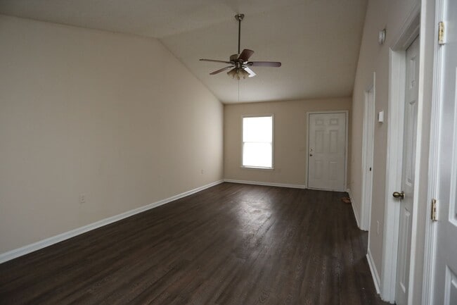 Photo - 100 Lanier Dr