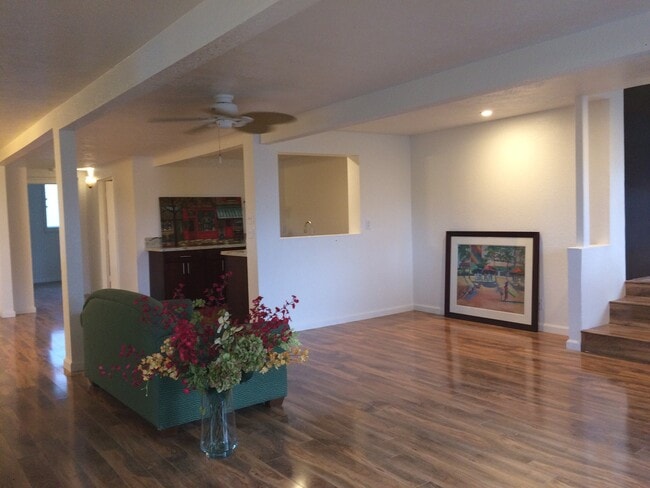 Building Photo - Bayview Haven Unit Bayview Haven 2nd floor Rental
