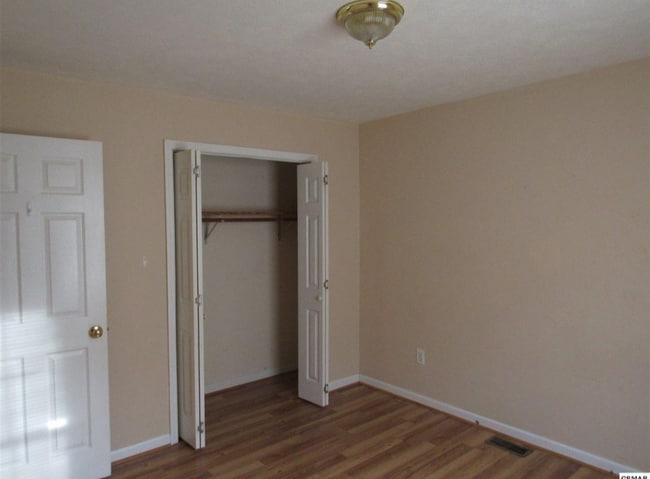 Photo - 1029 Bluebird Ln