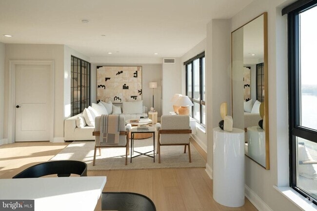Building Photo - 1325 N Beach St Unit 720 Rental