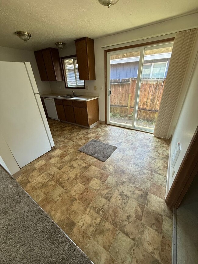 Photo - 465 N 11th St Unidad A