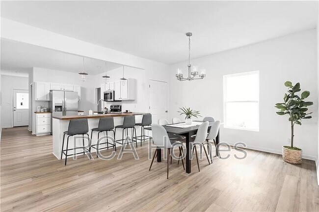 Photo - 408 N Dearborn St