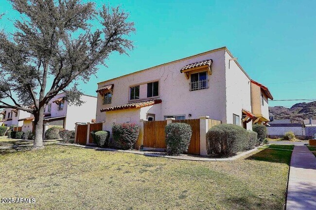 Building Photo - 8819 N 12th Pl