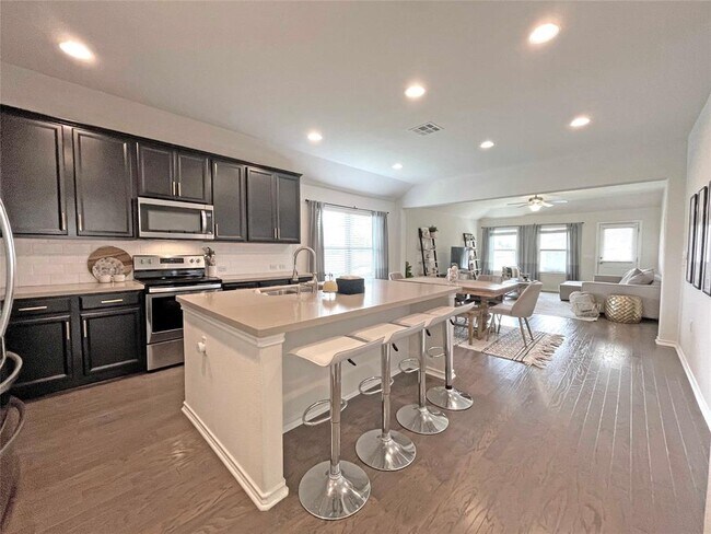 Photo - 13313 Henneman Dr