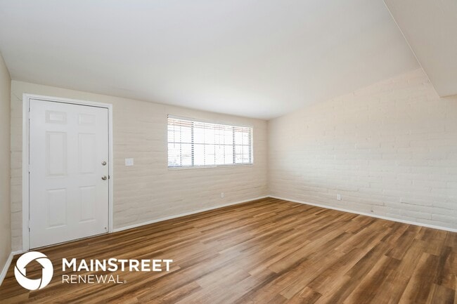 Photo - 156 W Pastime Rd