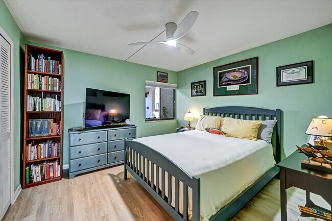 Photo - 4821 S Landings Dr