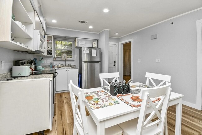 Photo - 400 E Rockford Dr Unit #102