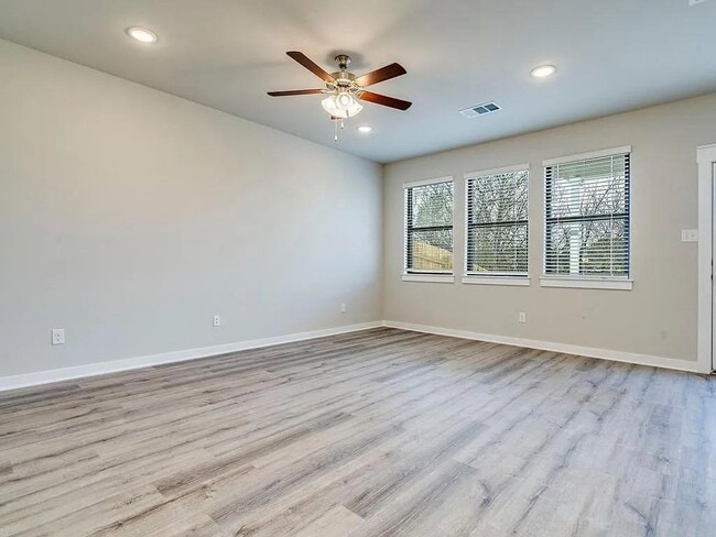 Photo - 515 Fieldwood Dr