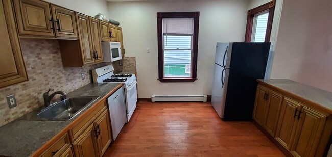 Building Photo - 69 Mozart St Unit 1 Rental